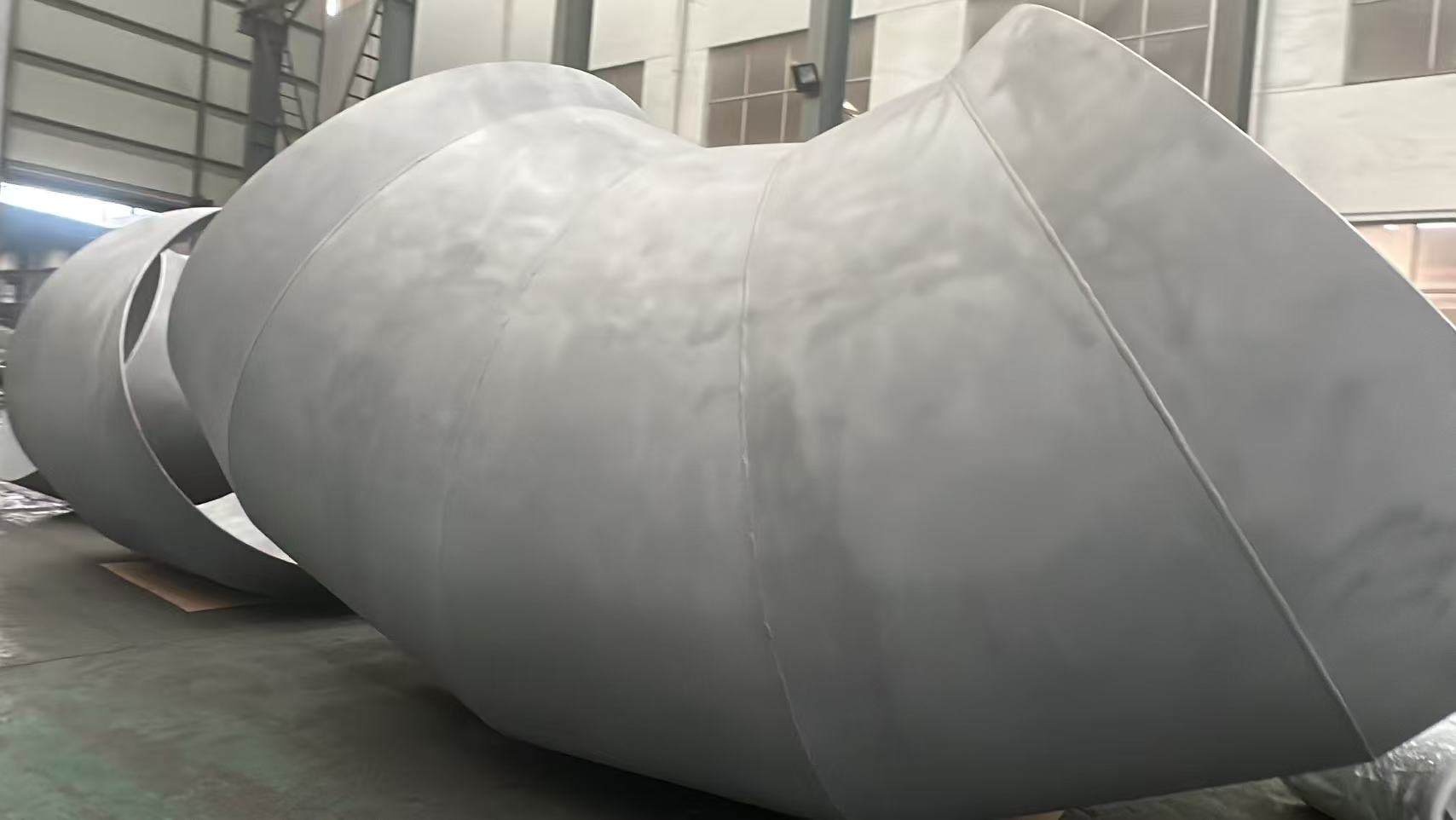 90stupňové koleno DN2438×8 úspěšně vyrobeno